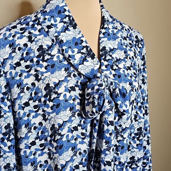 Brooks Brothers‎ 6 Blue and White Floral Tie Neck Long Sleeve Button Up Shirt - Picture 3 of 9